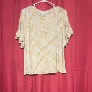LuLaRoe Cream Flutter Sleeve Relaxed Tee